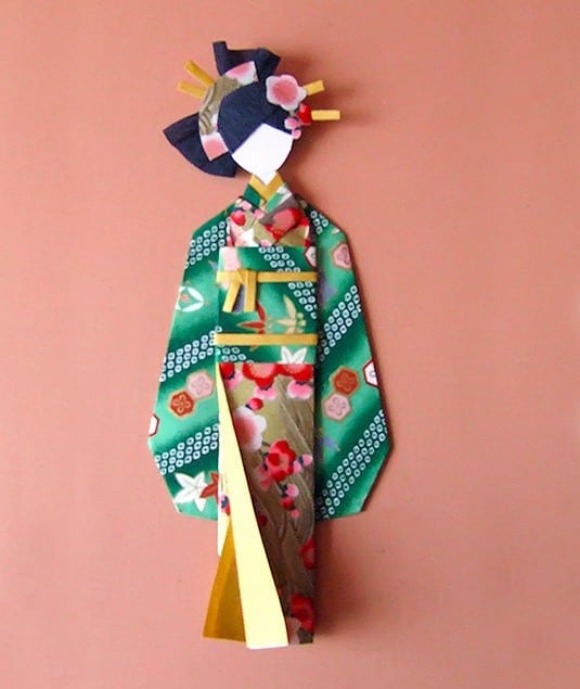 Muñeca de papel chiyogami (washi ningyo)