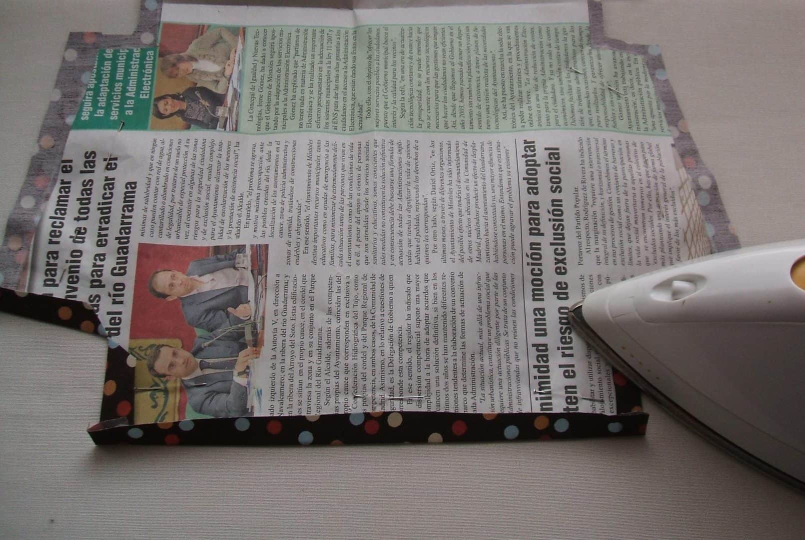 Cómo hacer un bolso reversible con asas metálicas