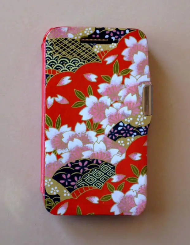 Funda-movil-papel