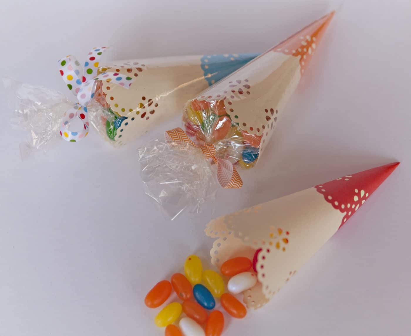 Cucuruchos de papel para fiestas