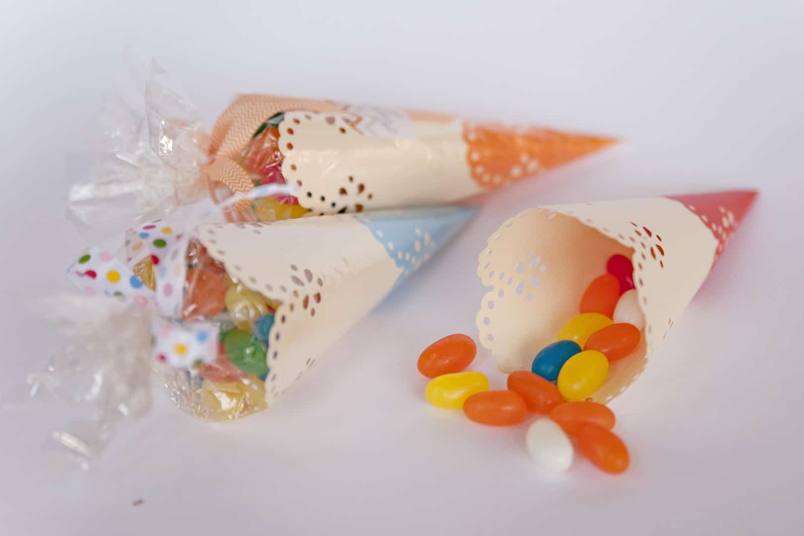 Cucuruchos de papel para fiestas