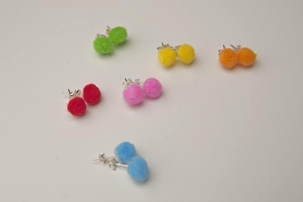 pendientes-pompones-fieltro-4