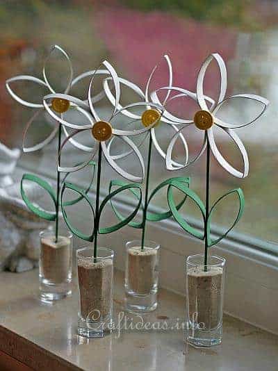 Flores hechas con tubos de papel hgiénico